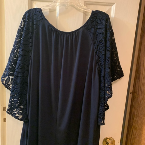 Dress Tank Top with Short Lace Sleeves - Picture 2 of 2